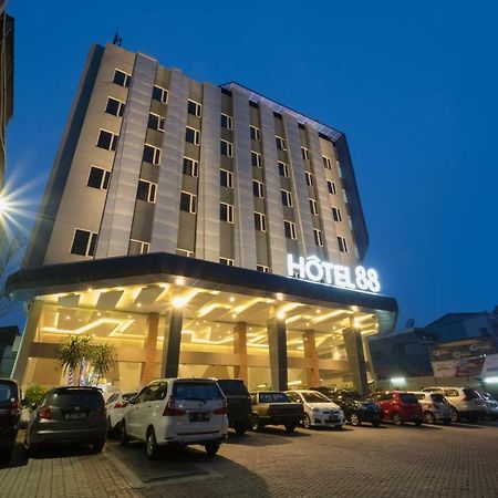 Hotel 88 Itc Fatmawati Jakarta By Wh Exteriér fotografie