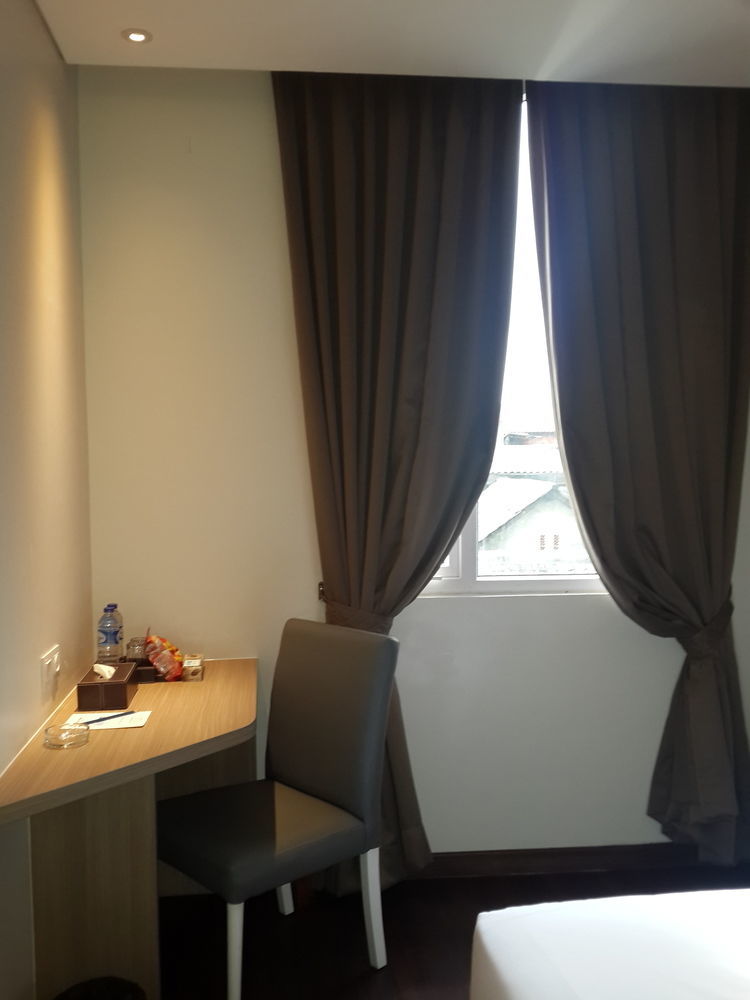 Hotel 88 Itc Fatmawati Jakarta By Wh Exteriér fotografie