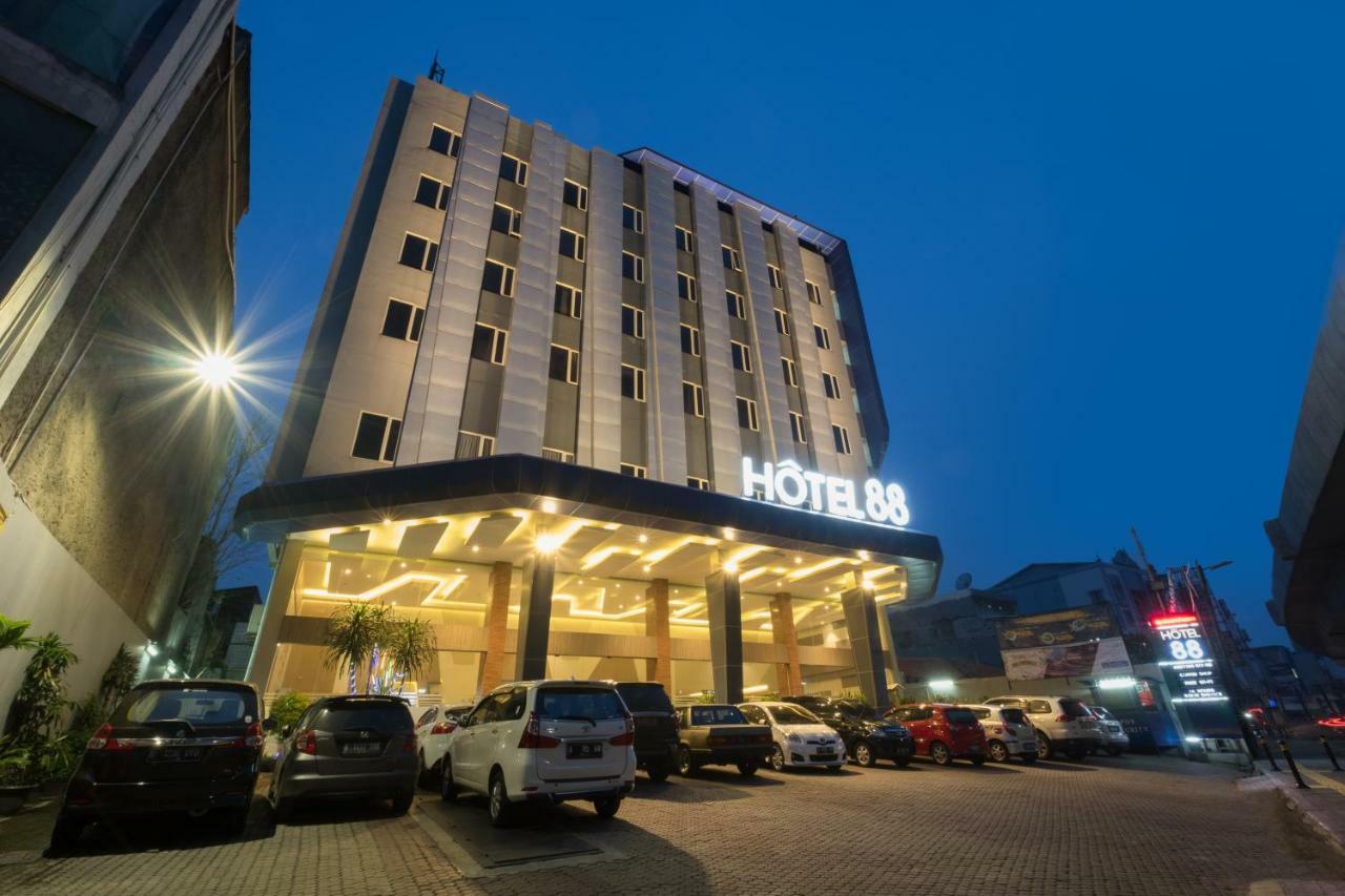 Hotel 88 Itc Fatmawati Jakarta By Wh Exteriér fotografie
