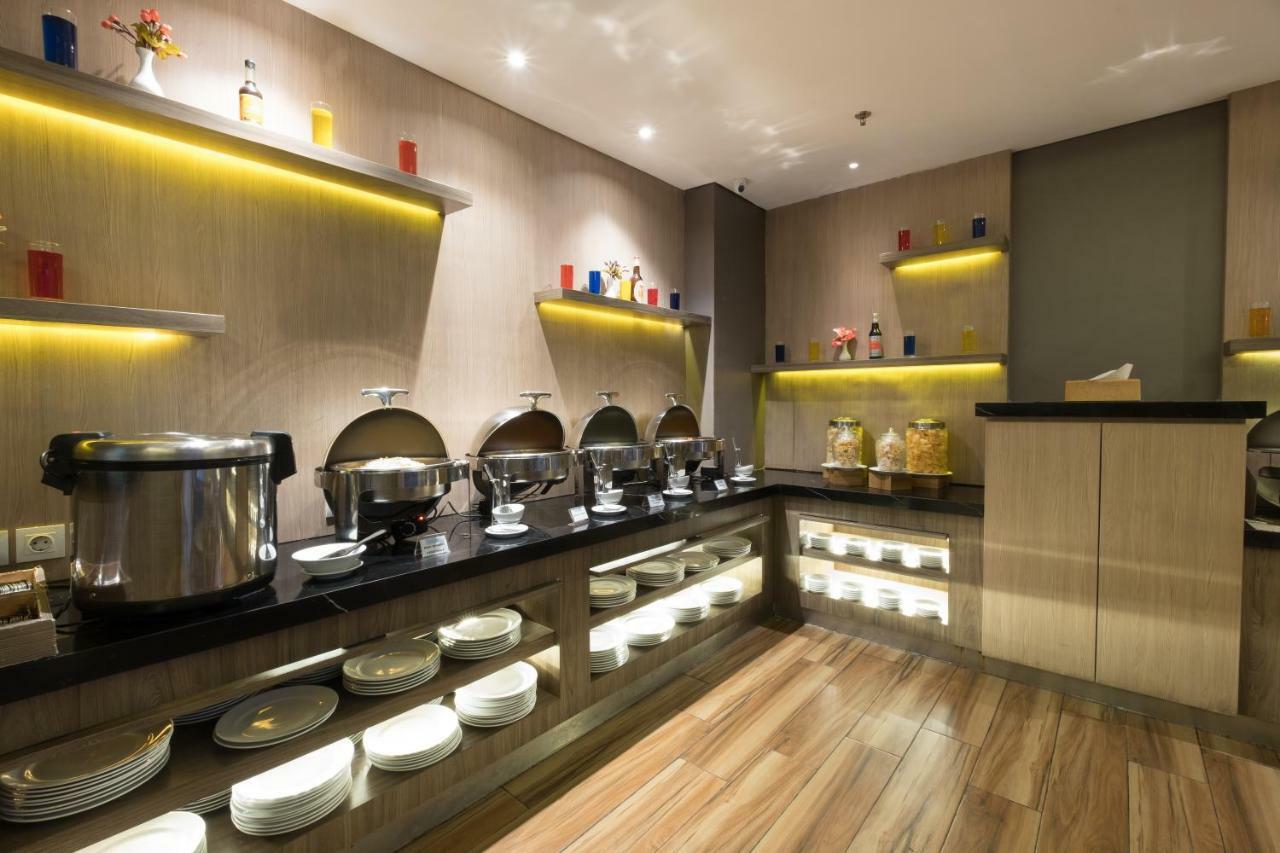 Hotel 88 Itc Fatmawati Jakarta By Wh Exteriér fotografie